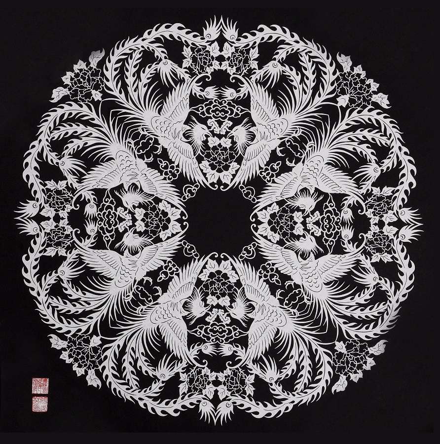 77剪纸《八凤戏牡丹》张秀芳58×58cm.jpg