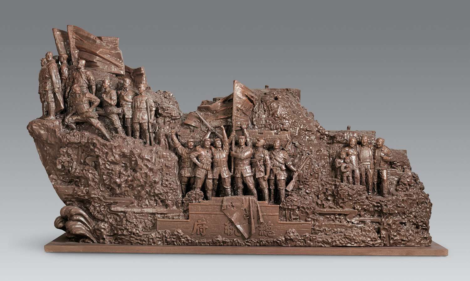 尹悟铭  解放南京 雕塑 200cm×70cm×113cm 2021百年江苏39673.jpg